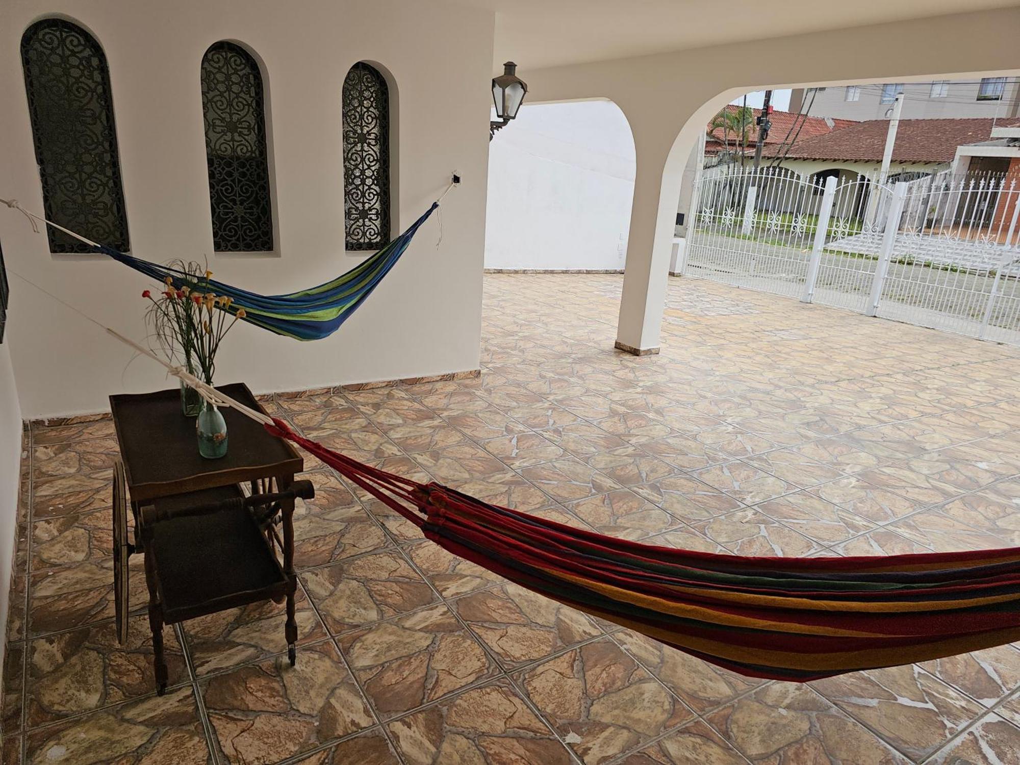 Casa Maravilhosa E Ampla Pe Na Areia Com Piscina, Area Gourmet Com Churrasqueira Em Deck Coberto Frente A Piscina, 4 Quartos Confortaveis E Espacosos, Sendo 2 Suites, Cozinha Americana E Sala De Jantar, Ampla Garagem Para 6 Carros - Mercado Na Rua Da Praia Grande  Ngoại thất bức ảnh
